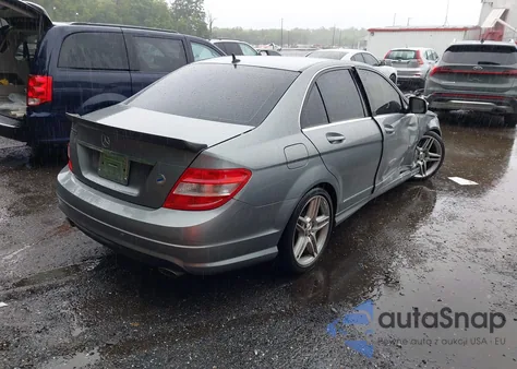 2008 Mercedes-Benz C 300 из США, поврежденный, VIN WDDGF54X48F189512